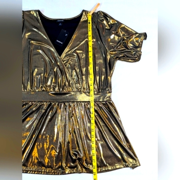 🆕 Torrid Liquid Shine Peplum Top (Torrid 2) - Picture 7 of 16